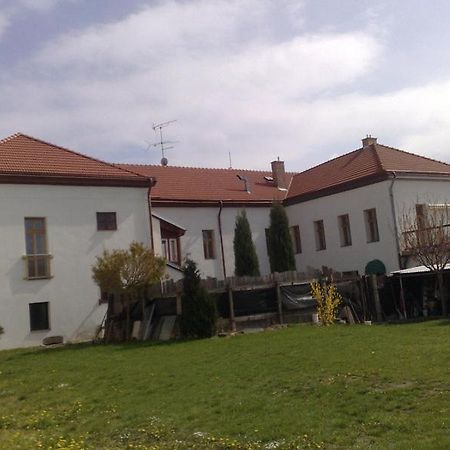 Apartman 3, Suvorovova 158 Cesky Brod Exterior photo